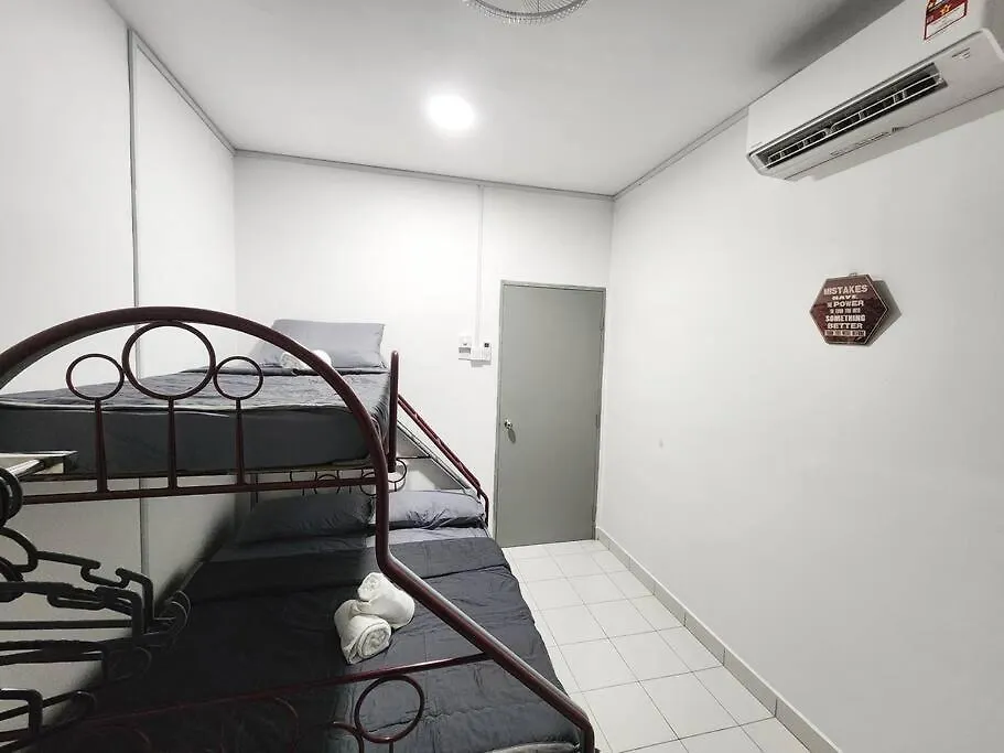 Malacca 8Pax Entire Homestay Seri Serindit 0*,  Malaisie